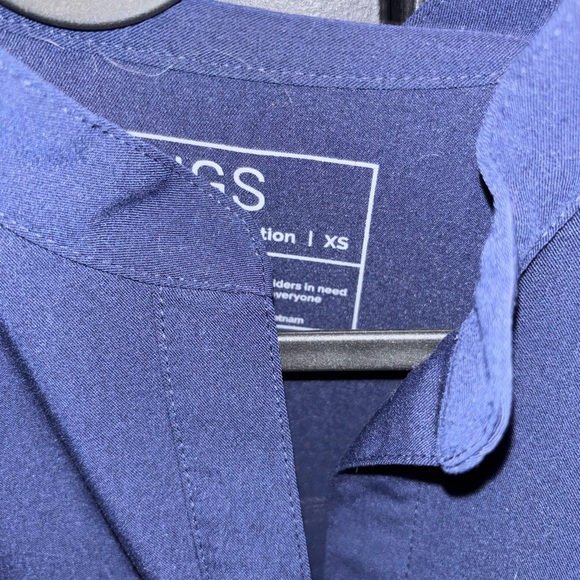 Figs Rafaela navy top - Picture 2 of 2